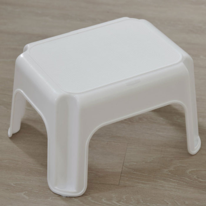 Rubbermaid Durable Roughneck Plastic Family Sturdy Small Step Stool, White