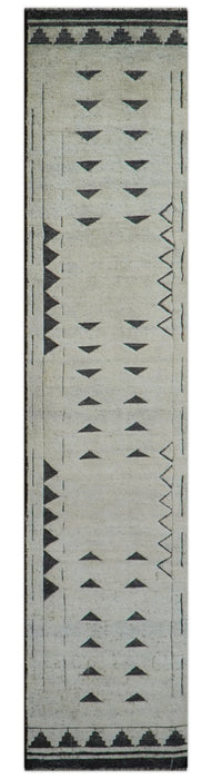 Custom Made Contemporary Design Black And Beige Hand knotted wool Area Rug