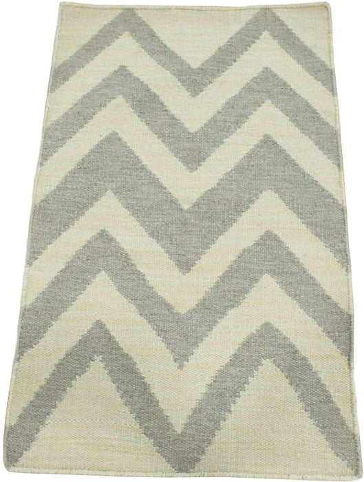 Outdoor Safe Chevron Pattern Silver and Beige Dhurrie Rug