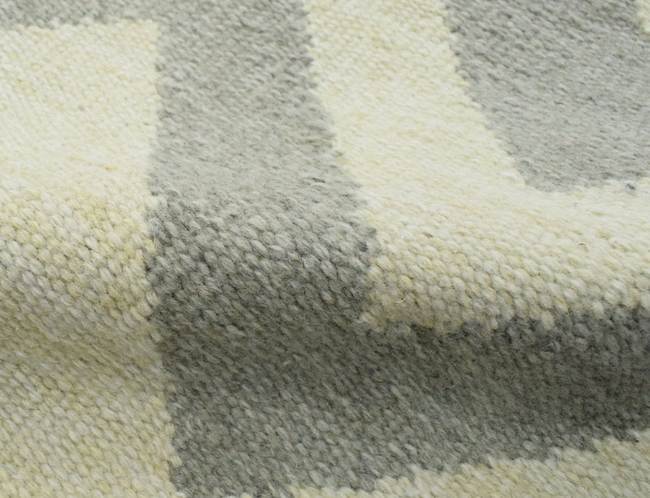 Outdoor Safe Chevron Pattern Silver and Beige Dhurrie Rug