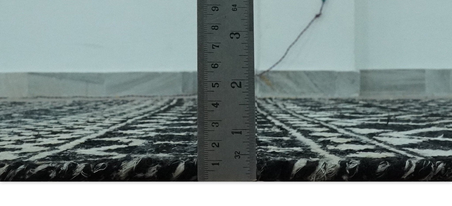 5.6x8.6 Black and Ivory Hand Knotted Southwestern Tribal Trellis wool Area Rug