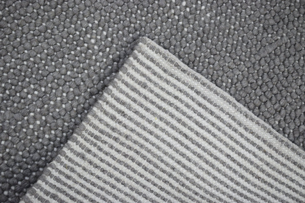 Hand Woven Chunky Fine Wool Contemporary Solid Area Rug