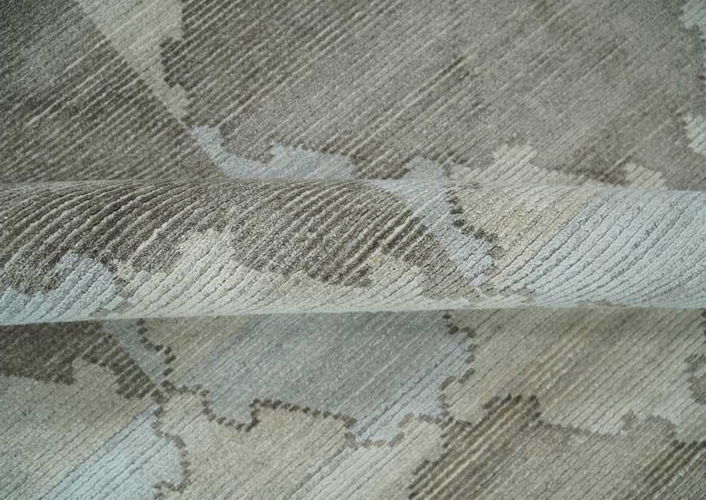 8x10 Silver and Gray Ikat design Handmade Art Silk Area Rug