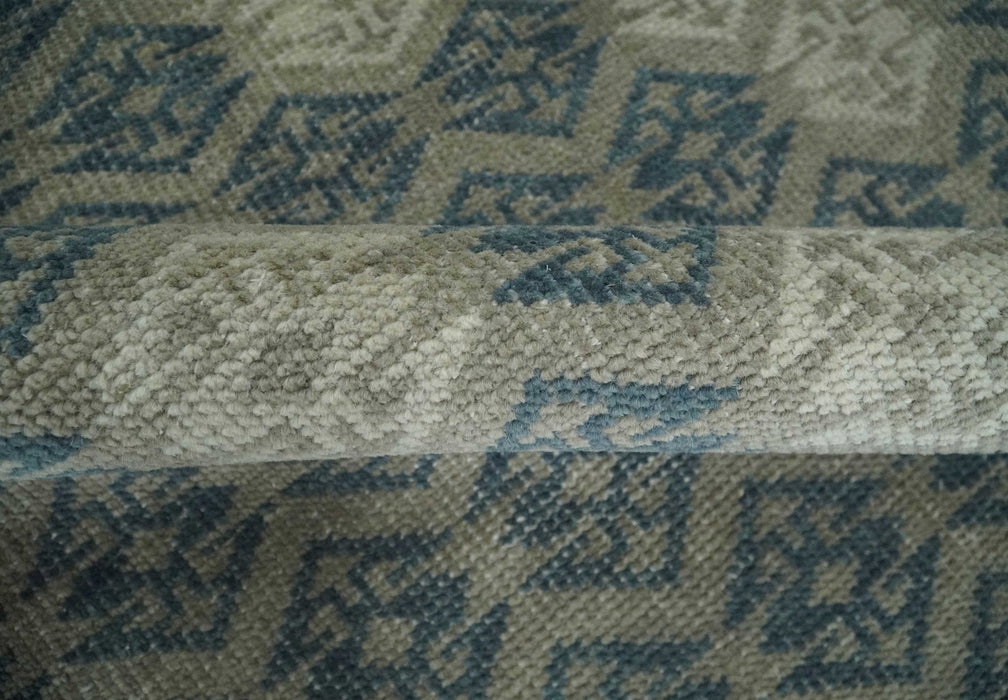 8x9.9 Gray, Ivory and Beige Honeycomb Traditional Hand Knotted Wool Area Rug