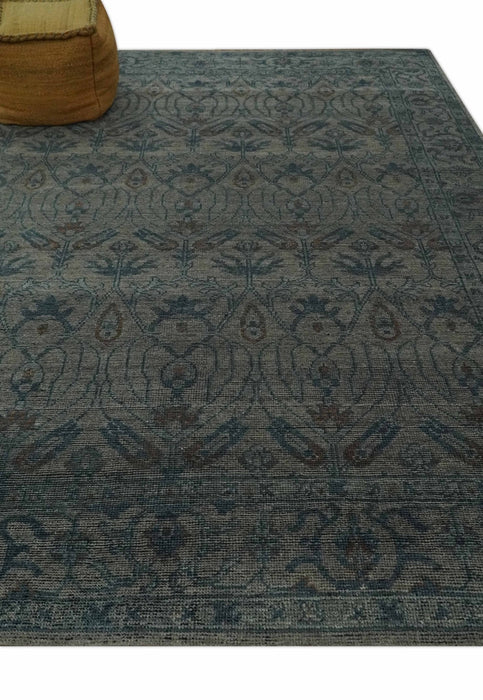 Antique look Gray, Taupe and Gray 8x10 Traditional Design wool Rug