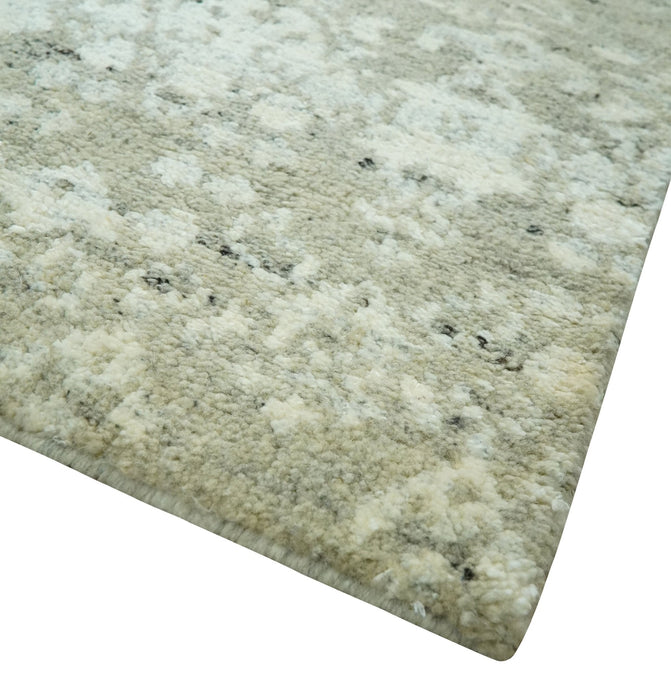 Antique style Ivory and Beige Hand Knotted Traditional Design 5x8 wool Area Rug