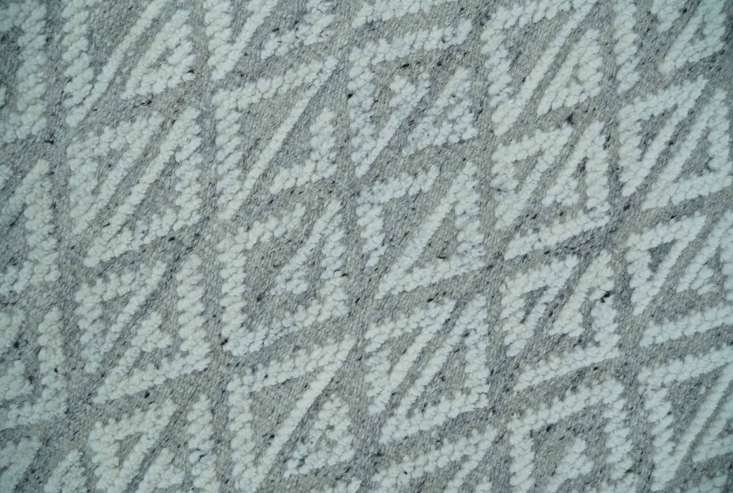 Contemporary 8x10 carved pattern Ivory and Gray hand knotted wool rug