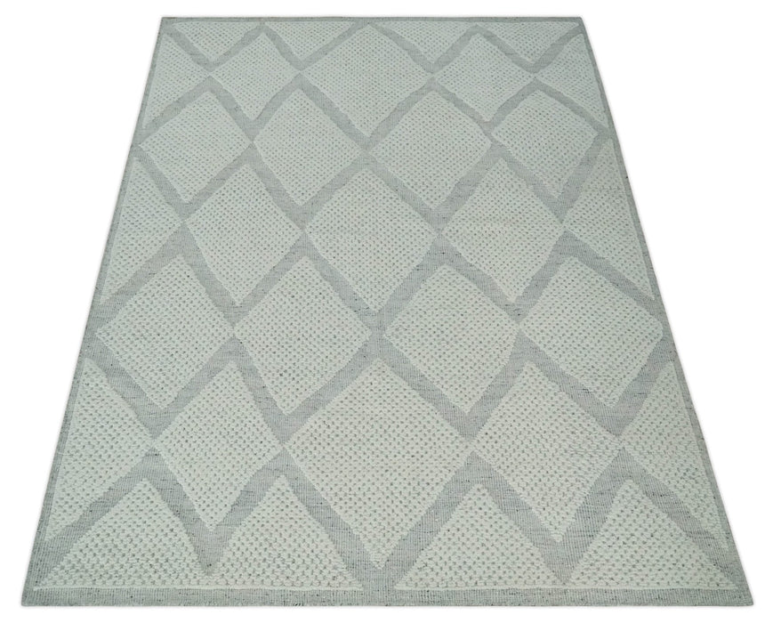 Contemporary 8x10 Ivory and Silver Traditional Geometrical Pattern Hand Knotted Wool Area Rug
