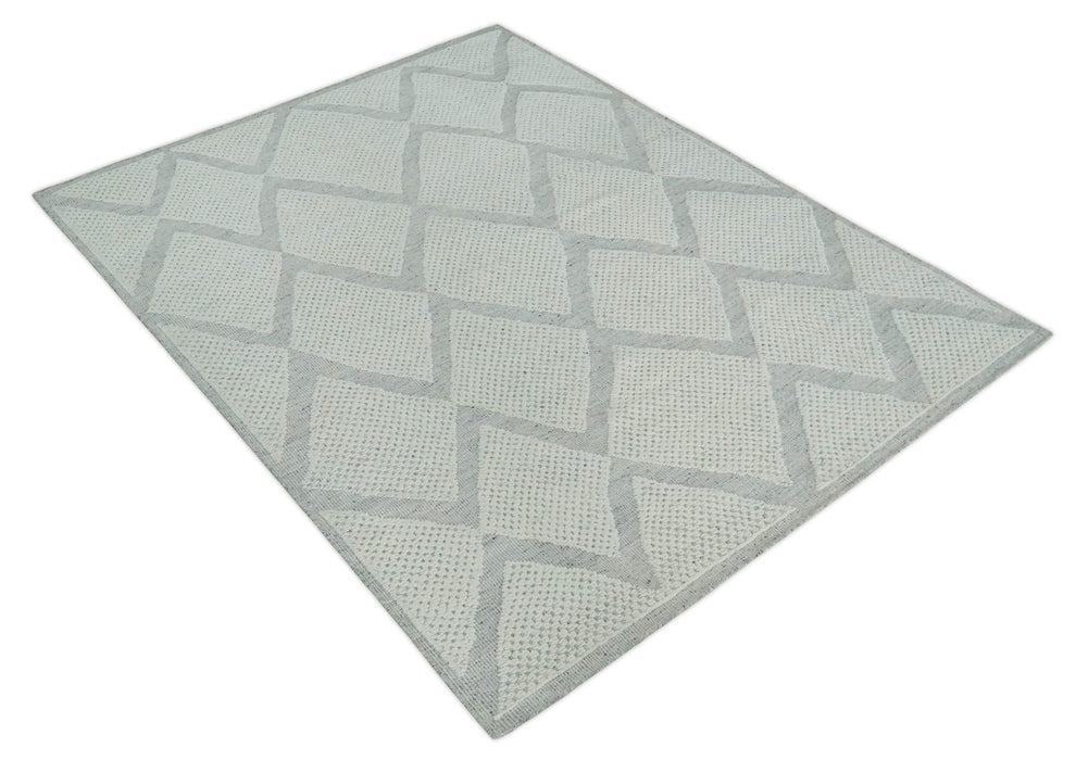 Contemporary 8x10 Ivory and Silver Traditional Geometrical Pattern Hand Knotted Wool Area Rug