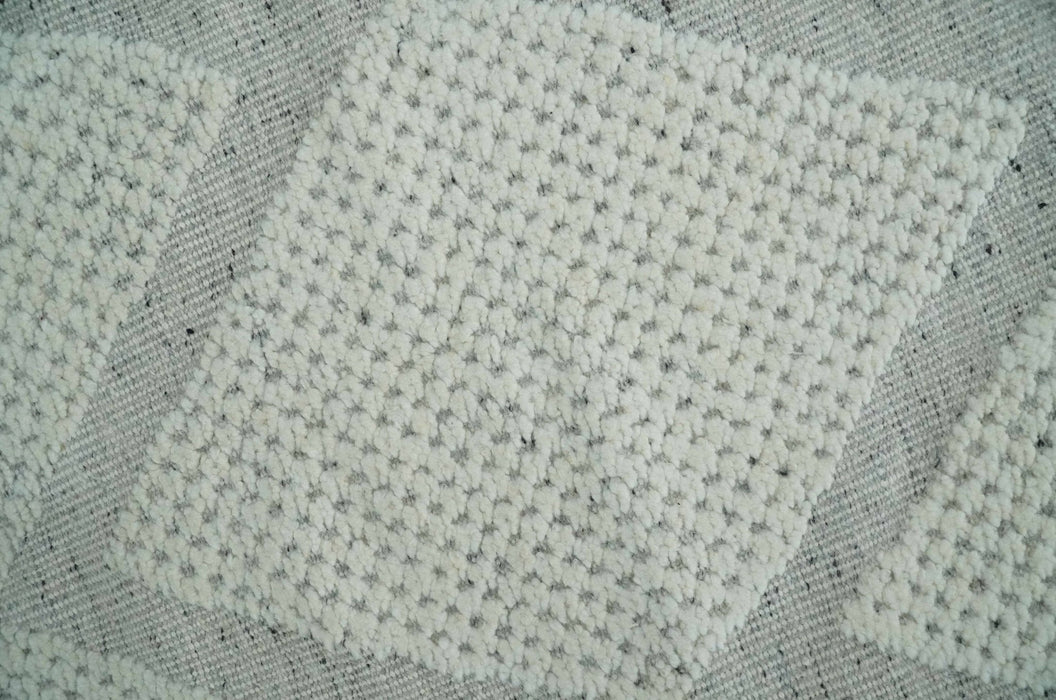 Contemporary 8x10 Ivory and Silver Traditional Geometrical Pattern Hand Knotted Wool Area Rug