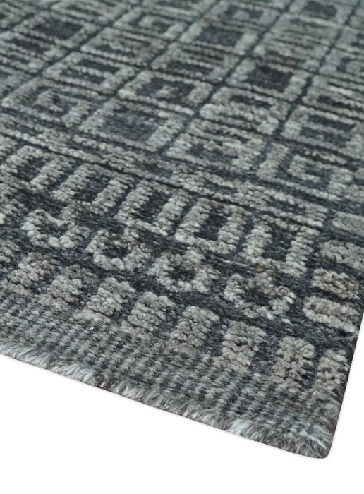 Contemporary Hand carved 8x10 Silver and Charcoal Traditional Geometrical Pattern Hand Knotted Wool Area Rug