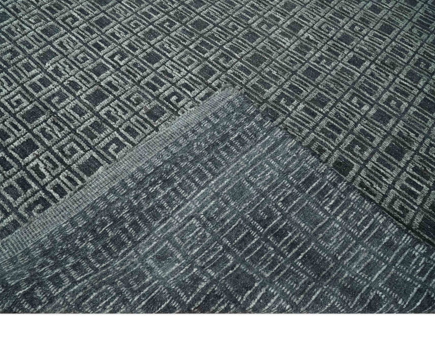 Contemporary Hand carved 8x10 Silver and Charcoal Traditional Geometrical Pattern Hand Knotted Wool Area Rug