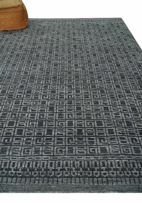 Contemporary Hand carved 8x10 Silver and Charcoal Traditional Geometrical Pattern Hand Knotted Wool Area Rug