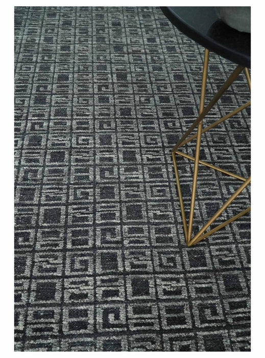 Contemporary Hand carved 8x10 Silver and Charcoal Traditional Geometrical Pattern Hand Knotted Wool Area Rug