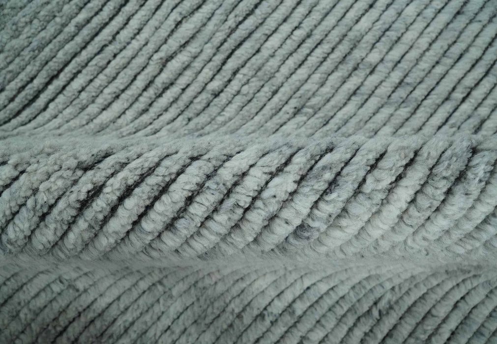 Contemporary look Gray Hand knotted loop Cut 8x10 wool Area Rug
