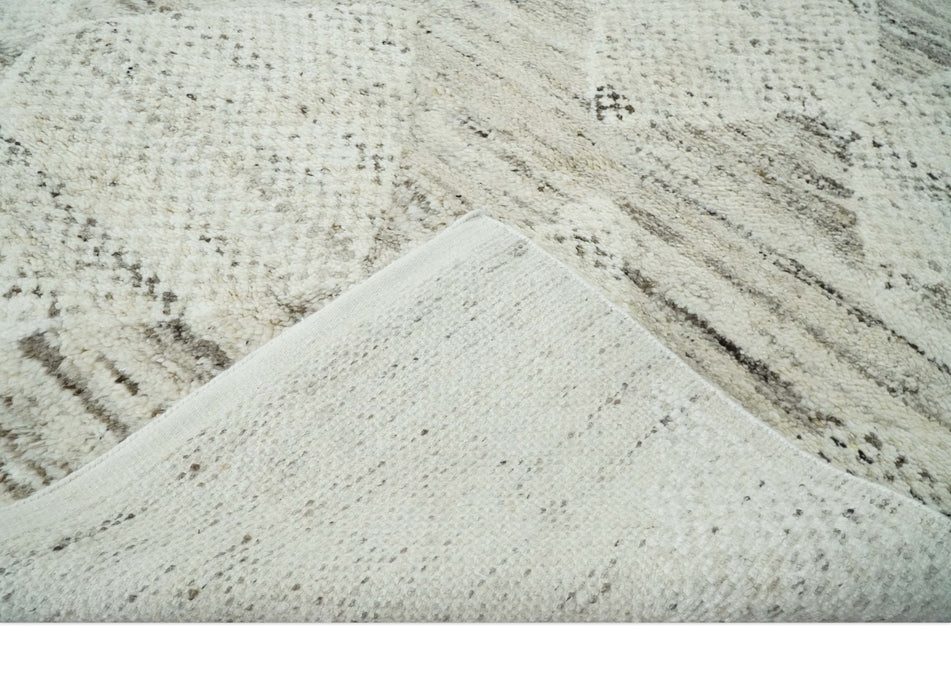 Contemporary Woolen Ivory and Brown 8.4x10.5 hand knotted Geometrical Area rug