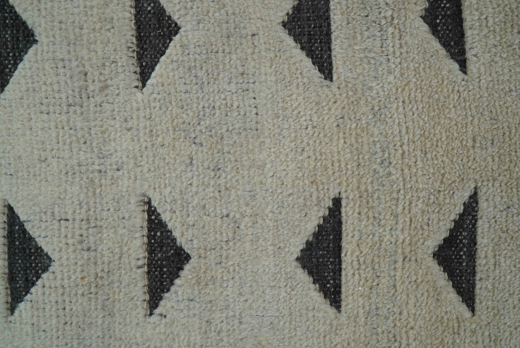 Custom Made Contemporary Design Black And Beige Hand knotted wool Area Rug