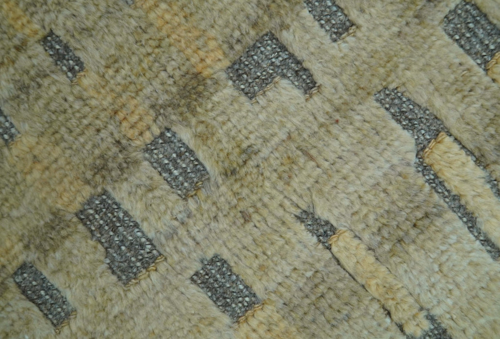 Custom Made Contemporary Design Gray And wheat Hand knotted wool Area Rug
