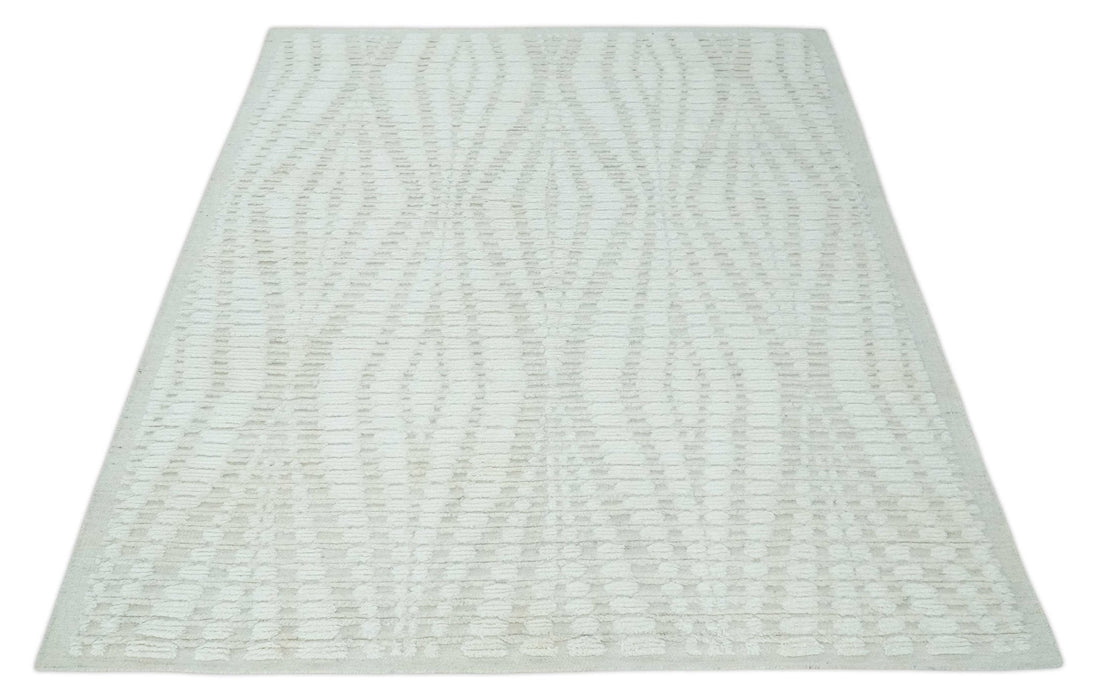 Hand carved Ivory Traditional Geometrical Pattern Hand Knotted 7.10x9.8 Wool Area Rug