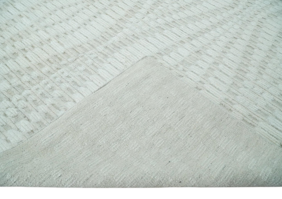 Hand carved Ivory Traditional Geometrical Pattern Hand Knotted 7.10x9.8 Wool Area Rug