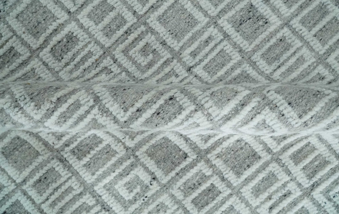 Hand carved Silver and Charcoal Traditional Geometrical Pattern Hand Knotted 8.2x10.6 Wool Area Rug