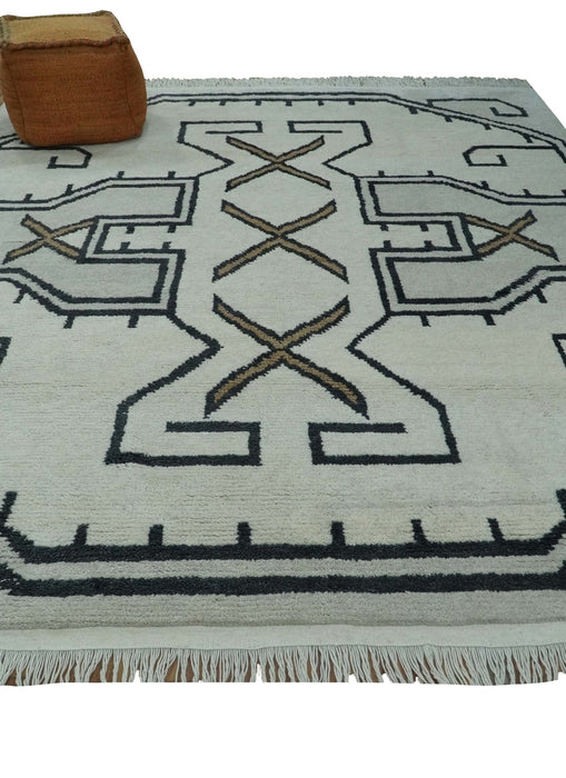 Hand Knotted 8x10 Ivory and Charcoal Wool Traditional Tribal Art Antique South Western Rug |  TRDCP1292810