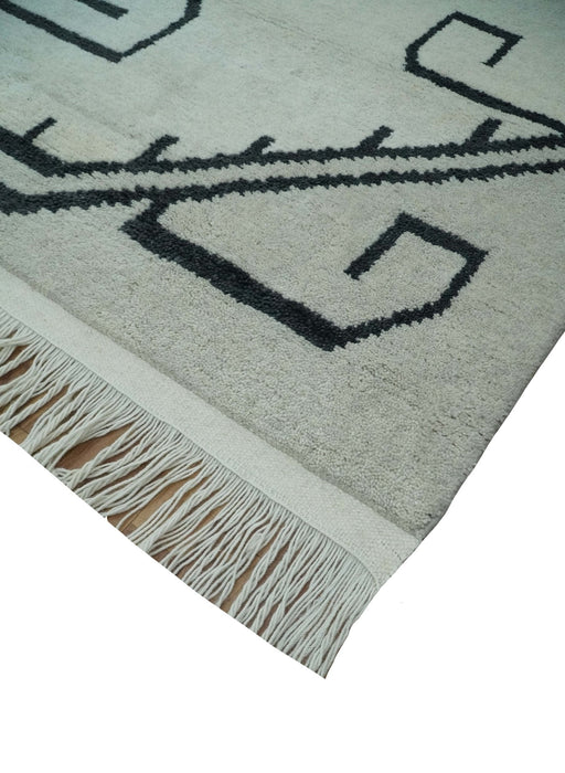 Hand Knotted 8x10 Ivory and Charcoal Wool Traditional Tribal Art Antique South Western Rug |  TRDCP1292810