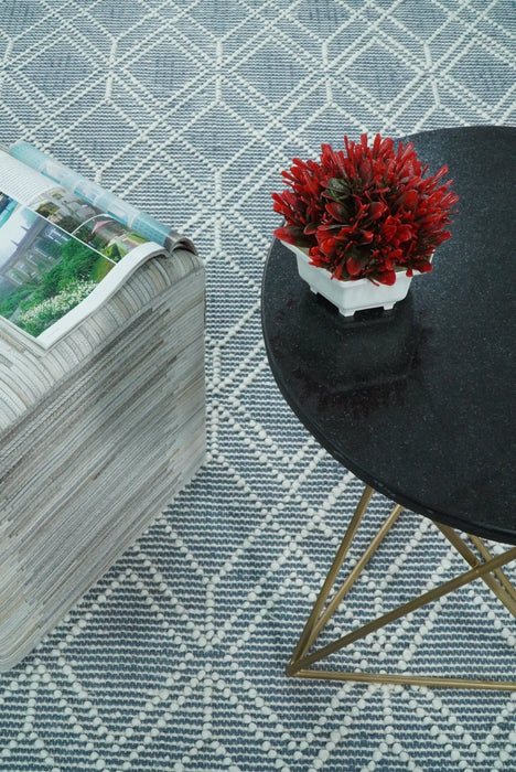 Hand Made Woolen Chunky and Soft White Wool Area Rug | CAL3