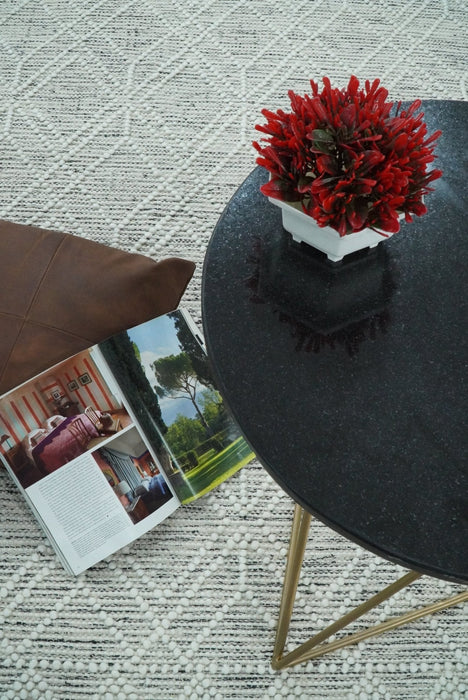 Hand Made Woolen Chunky and Soft White Wool Area Rug | CAL4