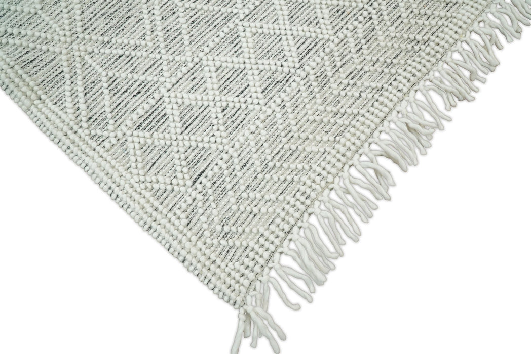 Hand Made Woolen Chunky and Soft White Wool Area Rug | CAL4