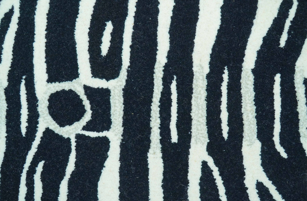 Hand Tufted Animal Zebra Black 3x5 Wool Area Rug