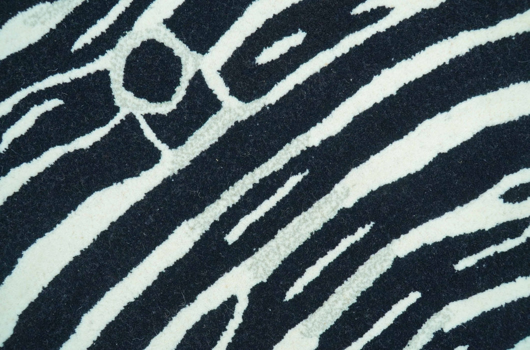 Hand Tufted Animal Zebra Black 3x5 Wool Area Rug