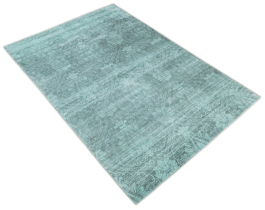 Handmade 6.8x9.10 Floral Blue Turquois Blended Wool and Bamboo Silk Area Rug