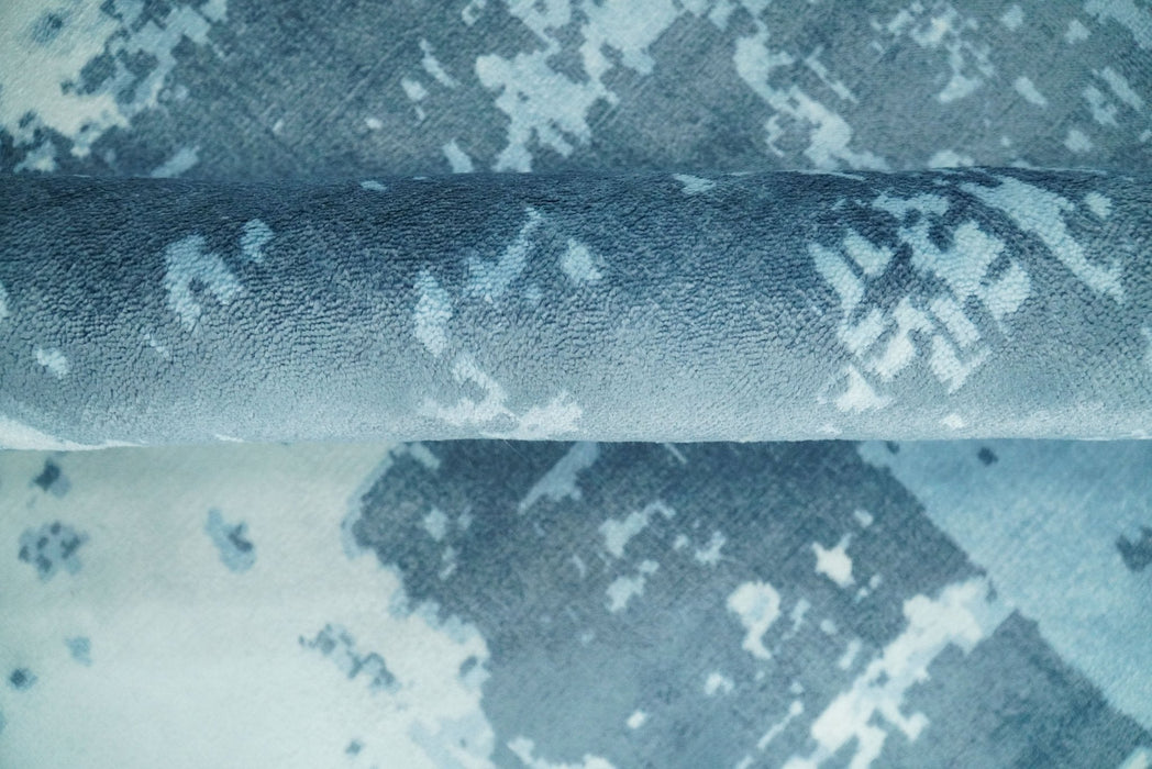 Handmade 8x10, 9x12 and 9.9x13.9 White and Blue Blended Wool and Bamboo Silk Area Rug
