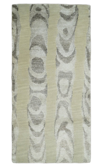 Modern Abstract 2x3 Beige and Gray Hand Knotted Entryway Wool and Silk Area Rug | TRD3367123