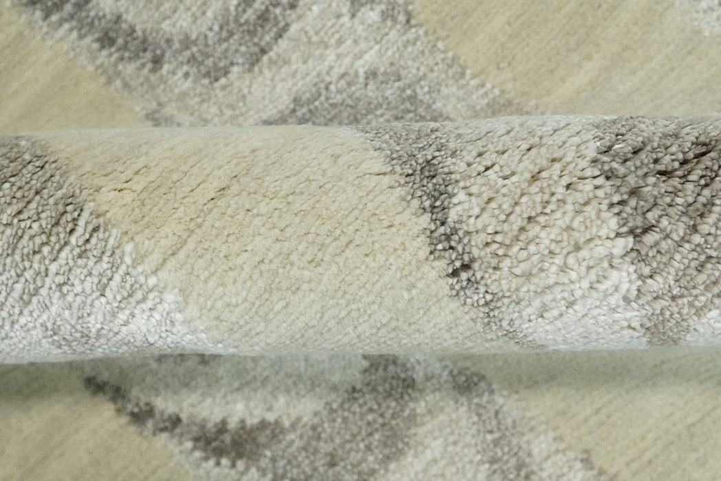 Modern Abstract 2x3 Beige and Gray Hand Knotted Entryway Wool and Silk Area Rug | TRD3367123