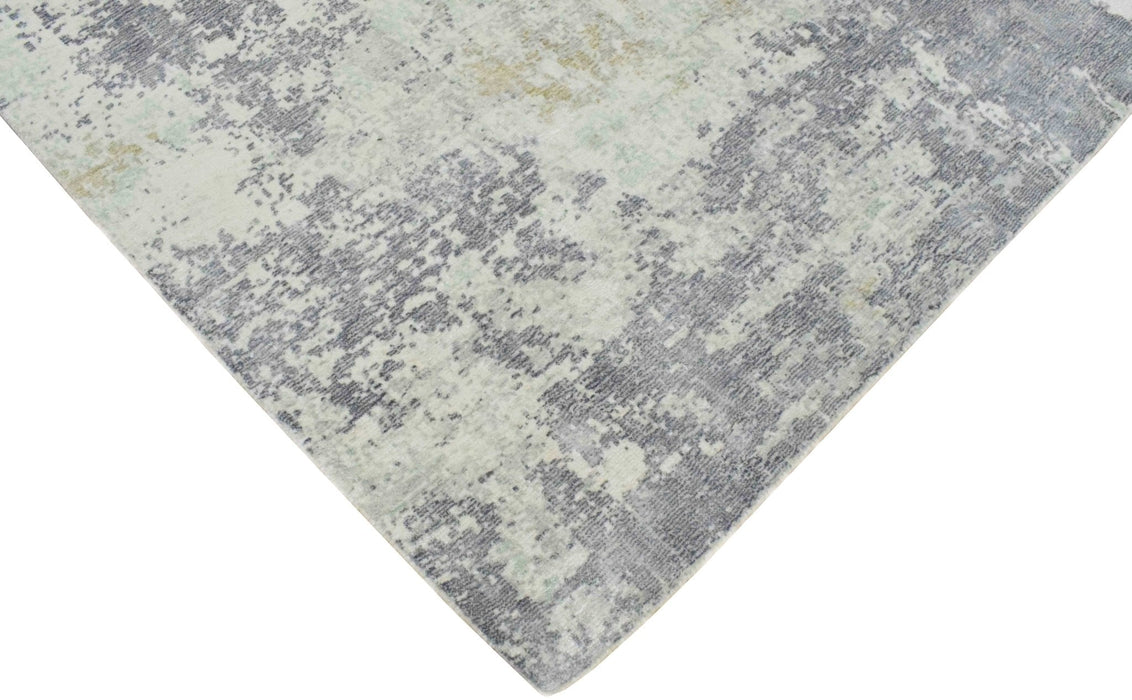 Modern Abstract Gray and Ivory Rug made with Art Silk | TRD10132