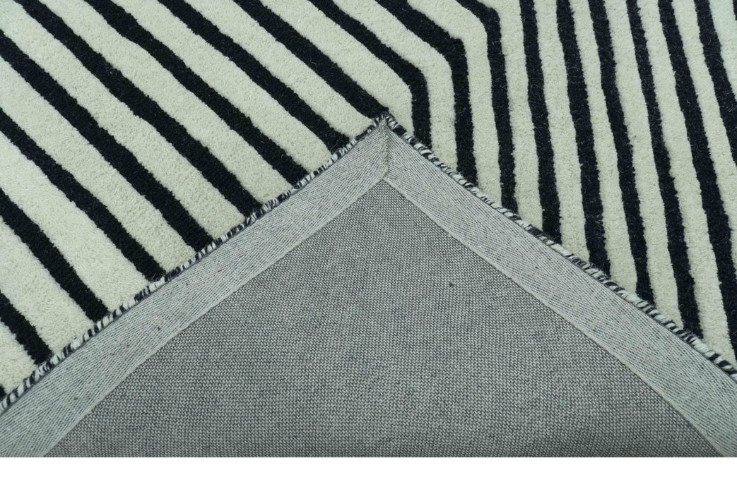 Modern Geometrical Pattern Black And White Hand Tufted Custom Made wool rug