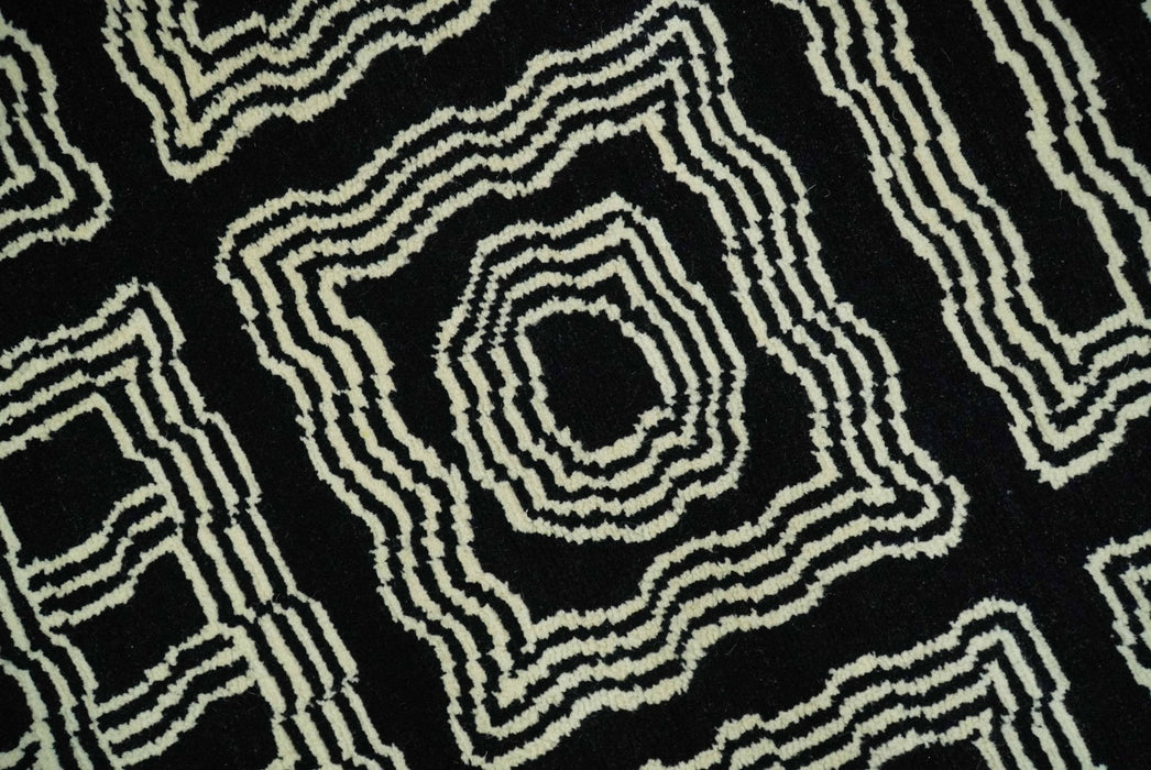 Modern Geometrical Square design Black and Ivory 5x8 Hand loom wool area Rug