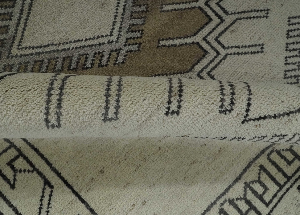 Natural Wool Hand Knotted Ivory, Beige and Black Traditional Heriz Serapi Wool Multi Size wool Area Rug, Kids, Living Room and Bedroom Rug