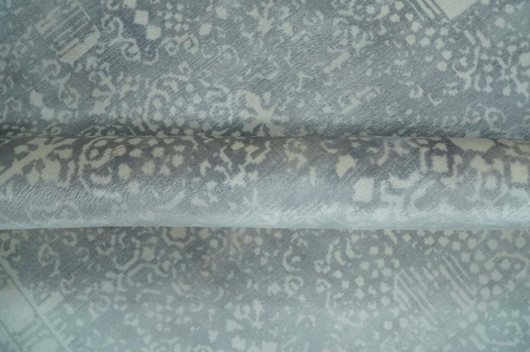 Premium Style Gray and Ivory Traditional Ikat Large design 5.6x8 Hand loom Wool and Viscose Area Rug