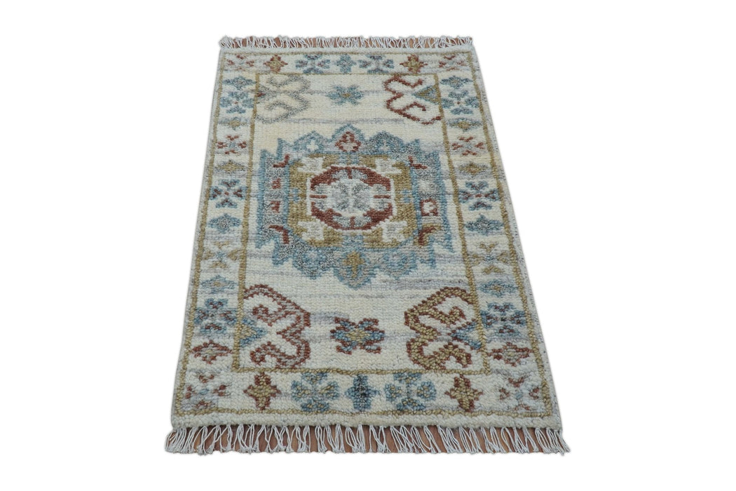Traditional Design Ivory Hand knotted 2x3 Wool Area Rug