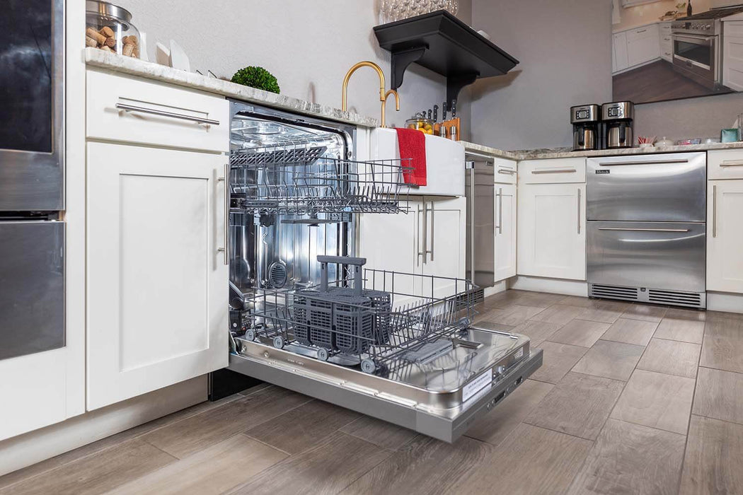 BREDA 24 in. ADA Compliant Dishwasher with Pocket Handle in Stainless Steel (LUDWA30155)